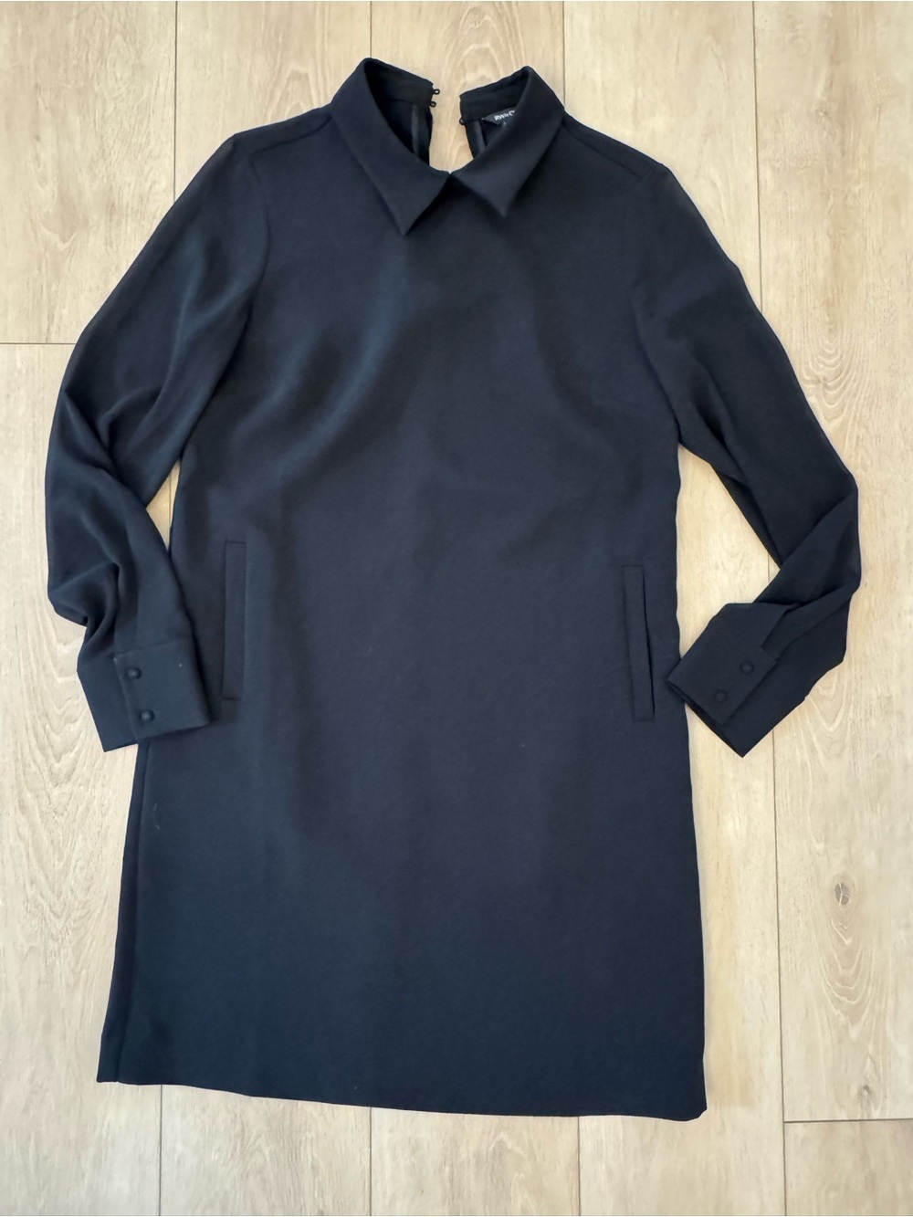 RW&CO. Black Long-Sleeve Collared Shift Dress